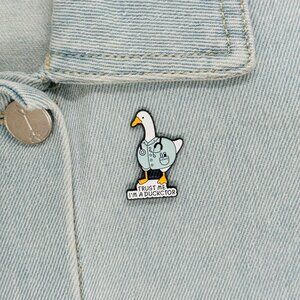 ✨Cartoon Animal Shaped Doctor Duck Pin Brooch Trust Me I'm A Ducktor for Doctors